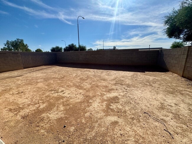 Building Photo - 314 S 117th Dr