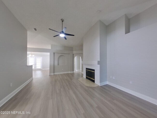 Building Photo - 1656 Dartmouth Dr