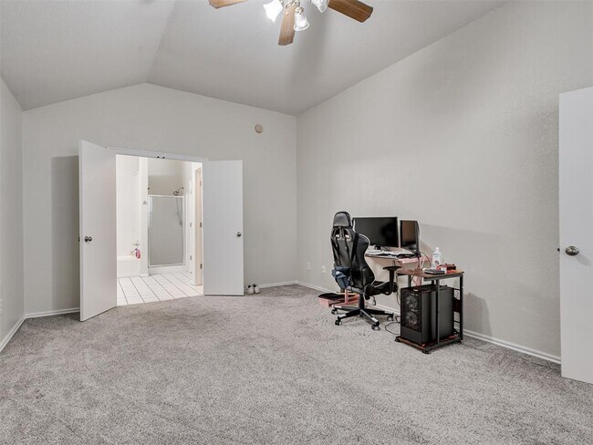 Building Photo - 2608 Southern Hills Dr