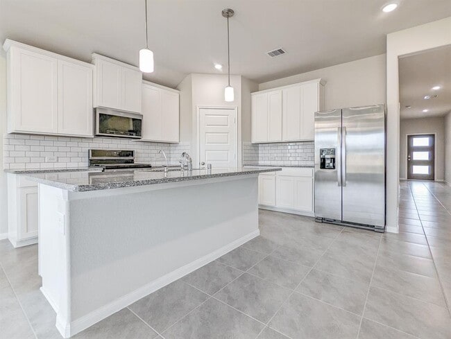 Building Photo - 2023 Stella Pne Dr