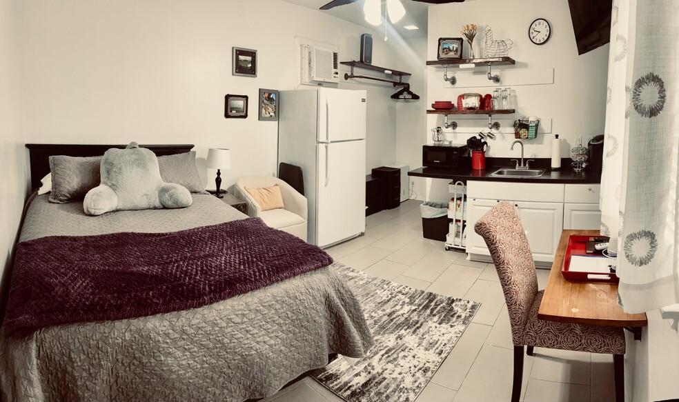 Building Photo - 621 Fairbanks St