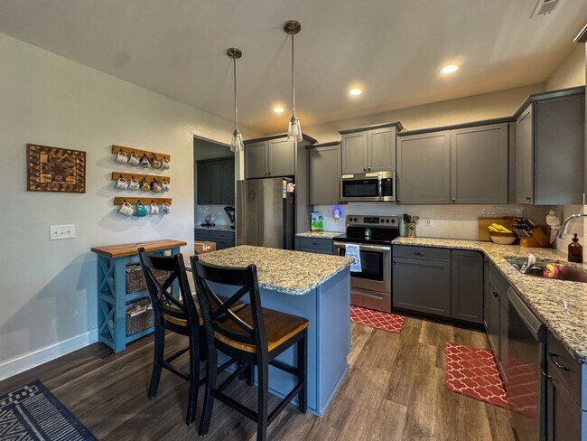 Building Photo - Stunning 4 Bed 2.5 Bath Home in Moore County