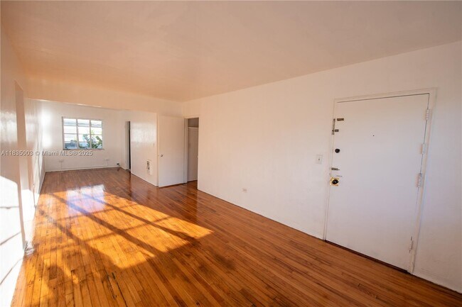 Building Photo - 1139 Marseille Dr