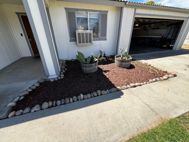 Building Photo - 27142 San Carlos Ave