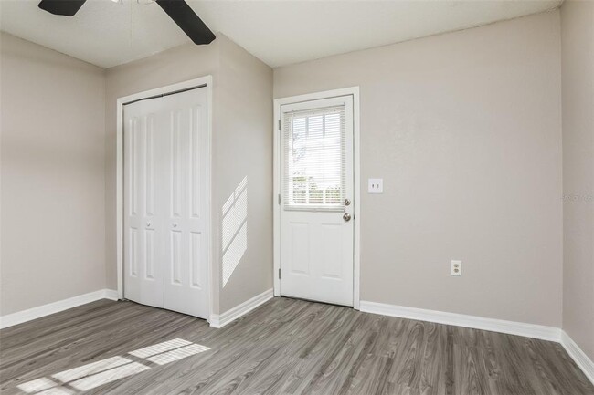 Building Photo - 1442 Lakecrest Dr