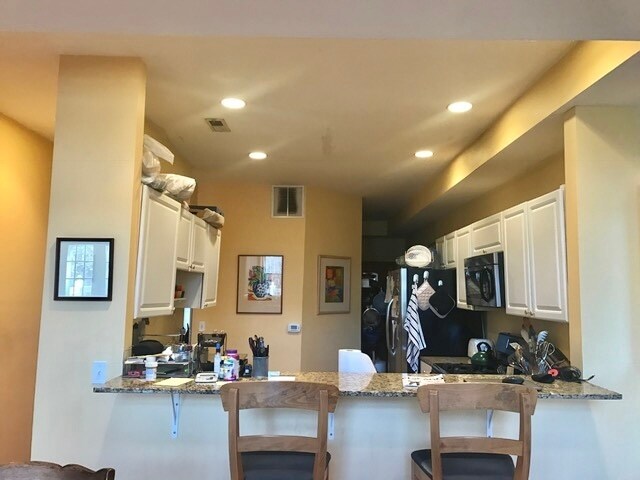 Building Photo - 1933 N Sedgwick St