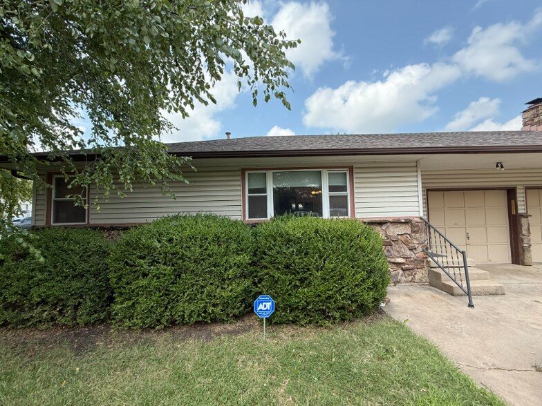 Primary Photo - 1603 Timberline Dr