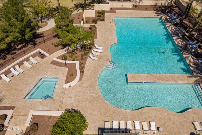 Building Photo - 3651 E Leslie Dr