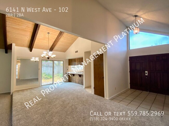 Building Photo - $1,950 Bullard & West, 2 Bed Condo, Commun...