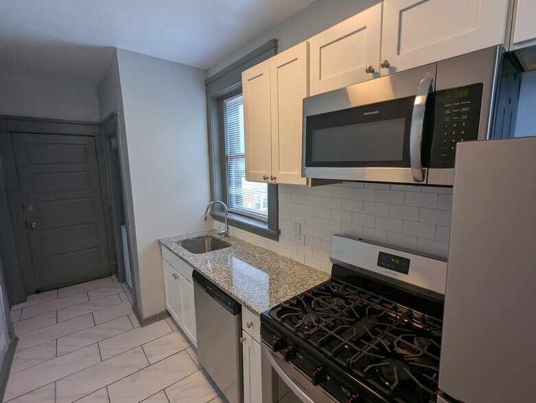 Building Photo - 2914 Idlewood Ave