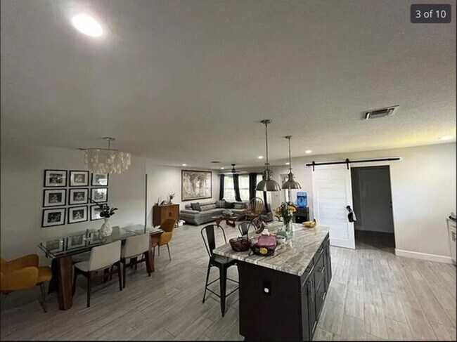 Building Photo - 208 Sandpiper Ave