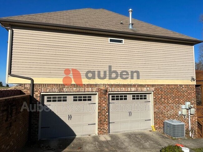 Building Photo - 7302 Klingler Ln