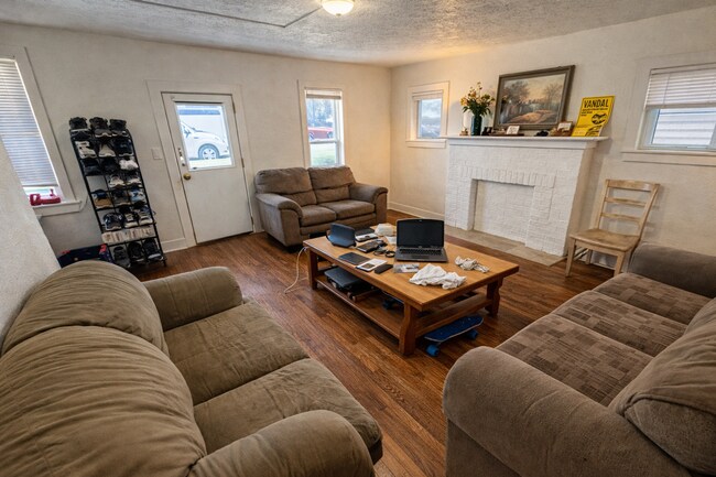 Building Photo - 617 S Jefferson St