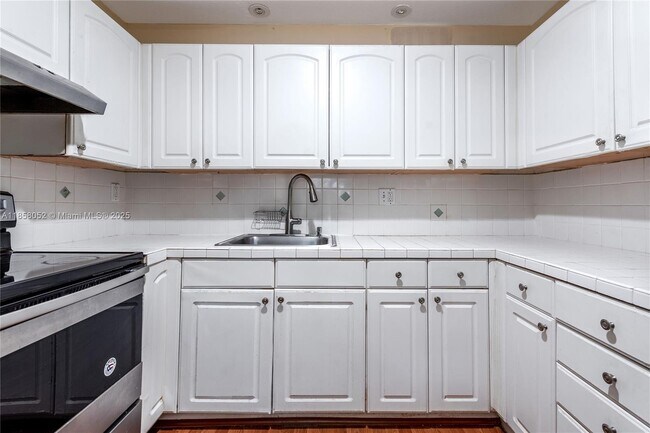 Building Photo - 1824 SW 81st Way