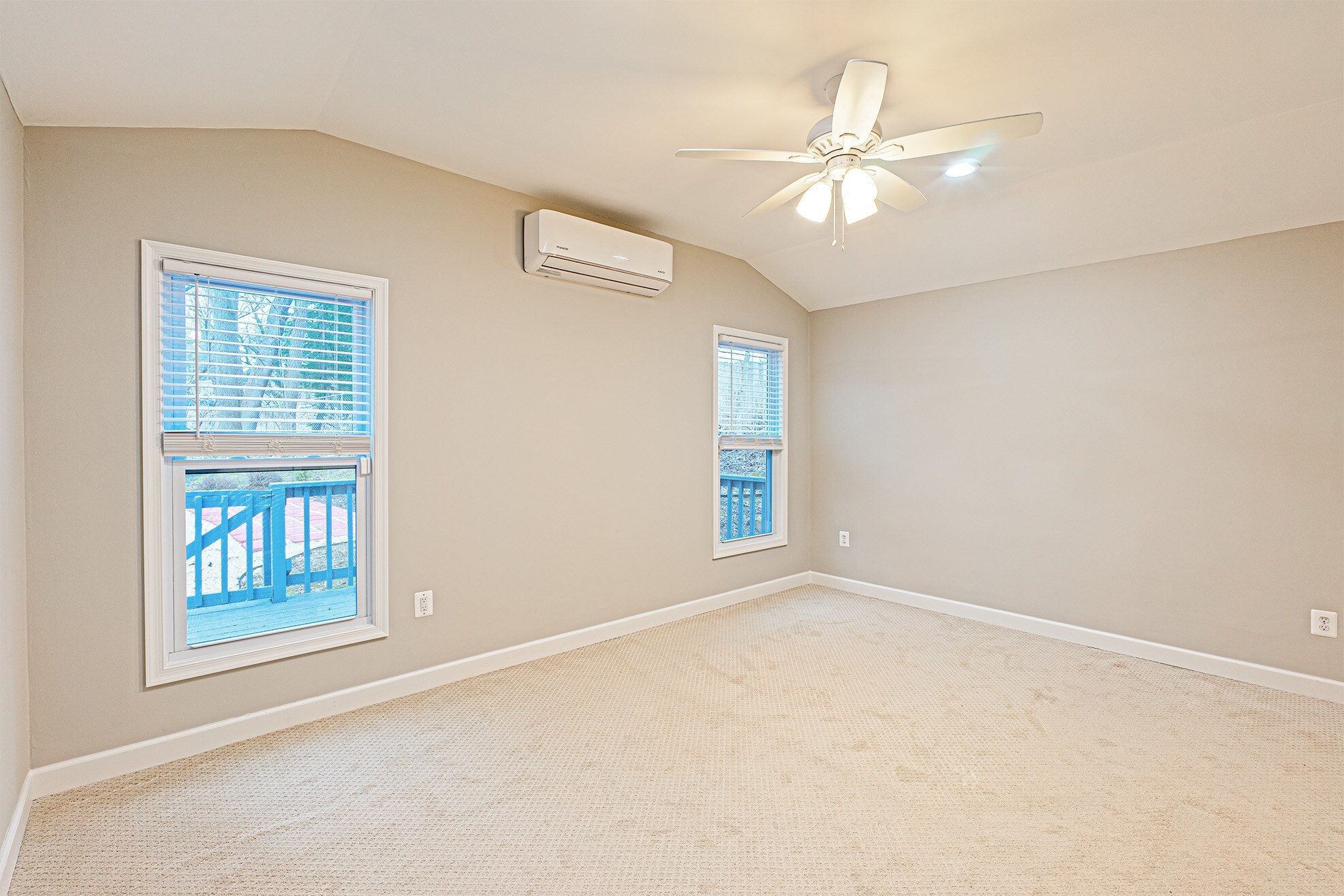 Building Photo - 9705 Locust Hill Dr