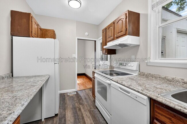 Building Photo - 6737 Fyler Ave
