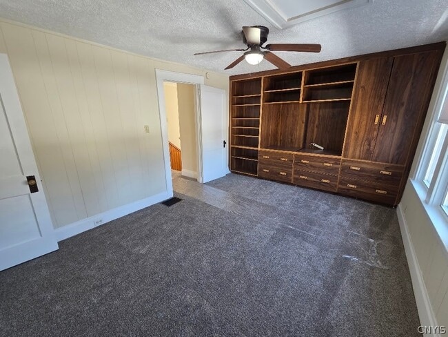 Building Photo - 210 N Midler Ave