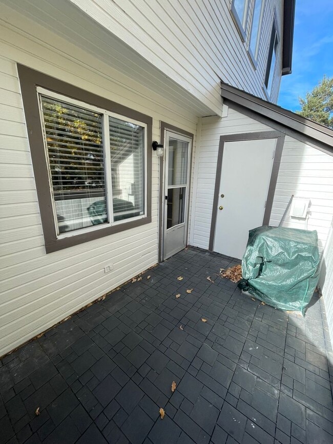 Building Photo - 4981 Garrison St