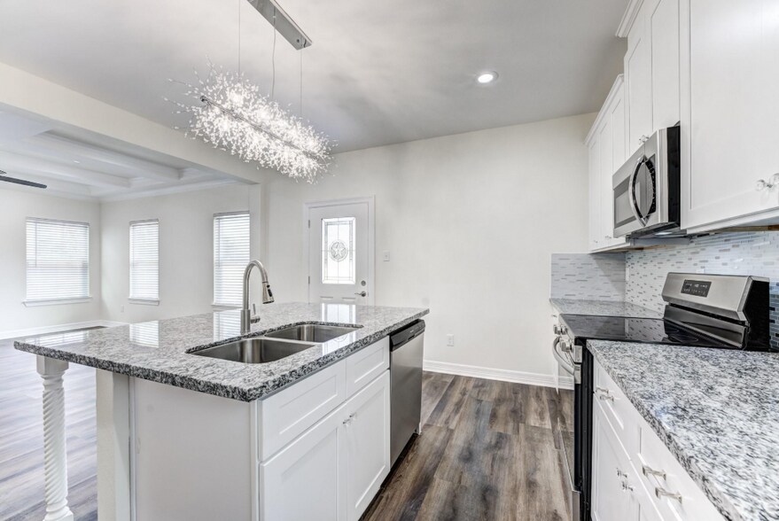 Building Photo - 410 N 4th St