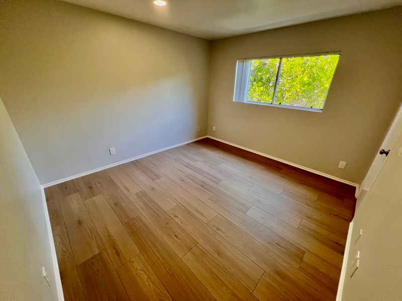 Building Photo - 4648 Fulton Ave
