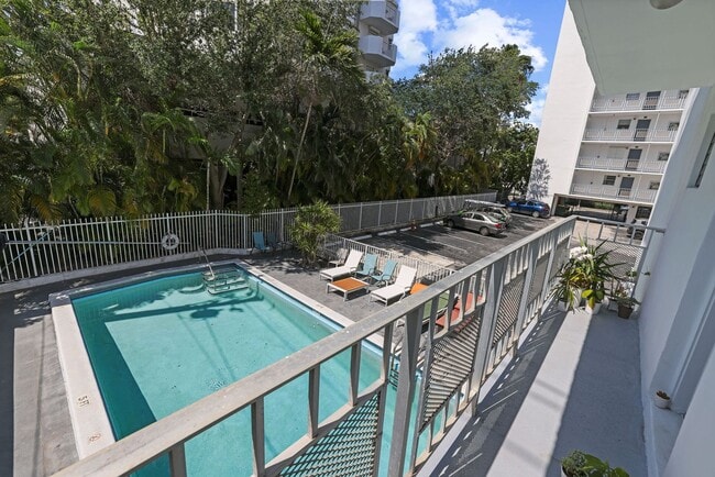 Building Photo - Spaciously designed 1 bedroom apartment wi...