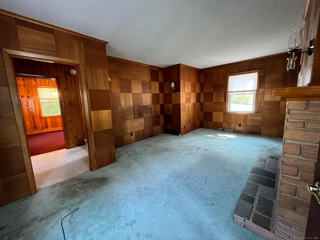 Building Photo - 644 Amity Rd