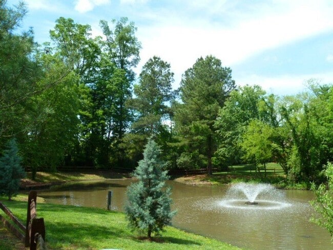 Building Photo - Spacious 3 bedroom in Finley Forest offers convenient location and neighborhood amenities