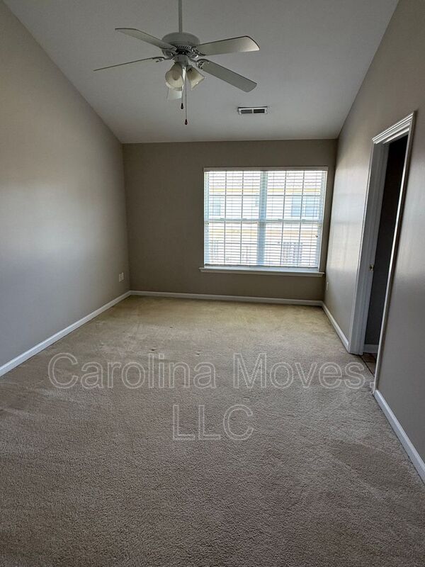 Building Photo - 733 Rock Hill Ct