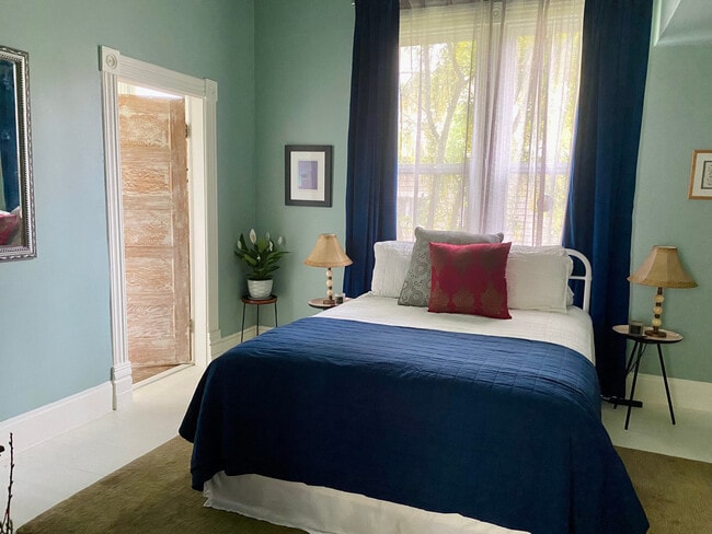 Building Photo - 1311 N Garden St