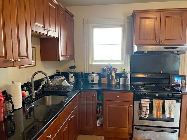 Building Photo - 161 Beacon St