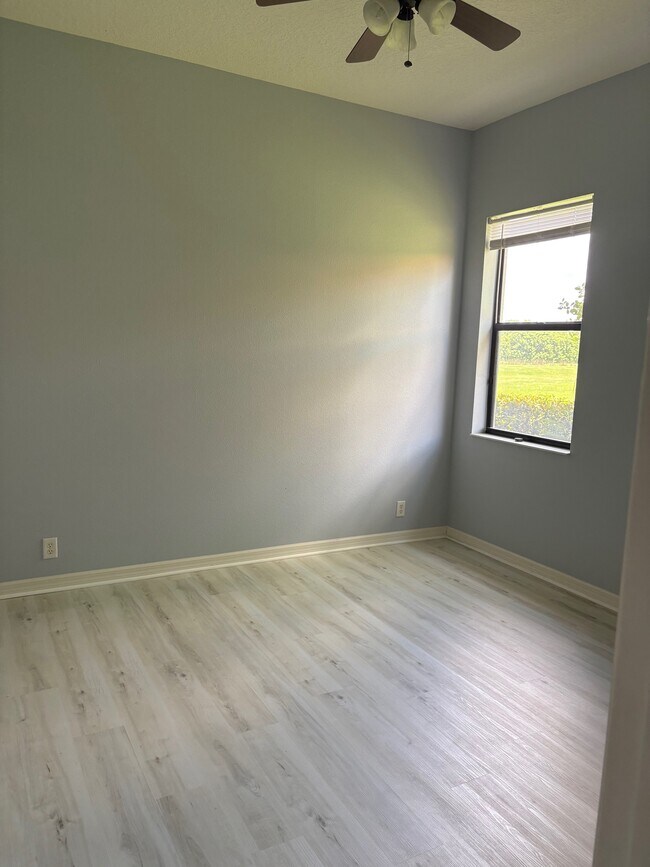 Building Photo - 12705 Penguin Dr