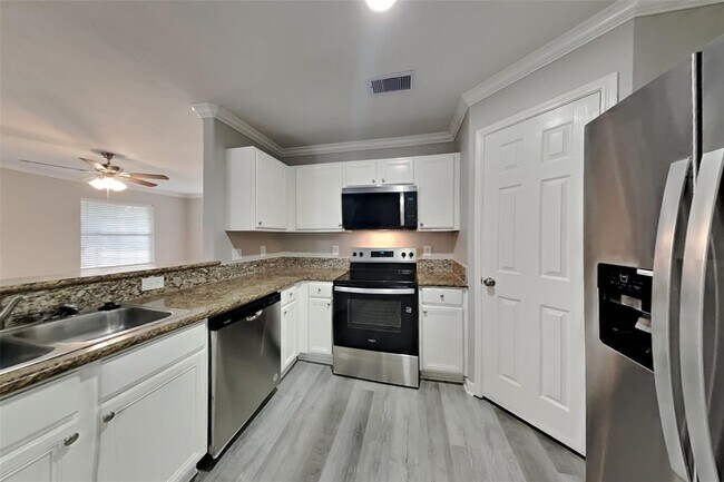 Building Photo - 18502 Dinner Creek Dr