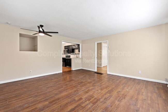 Building Photo - 2019 Raven Dr