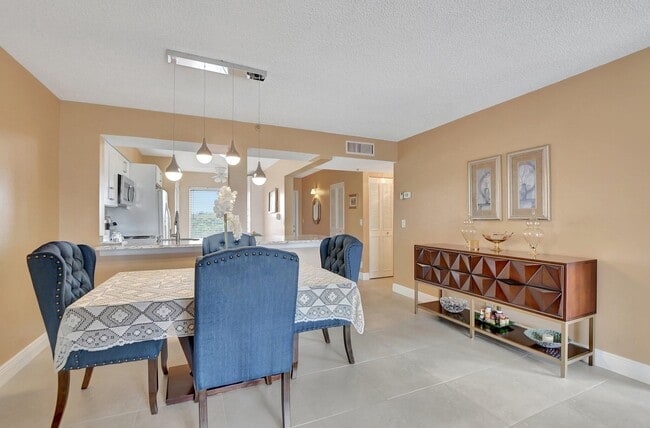 Building Photo - 14527 Bonaire Dr