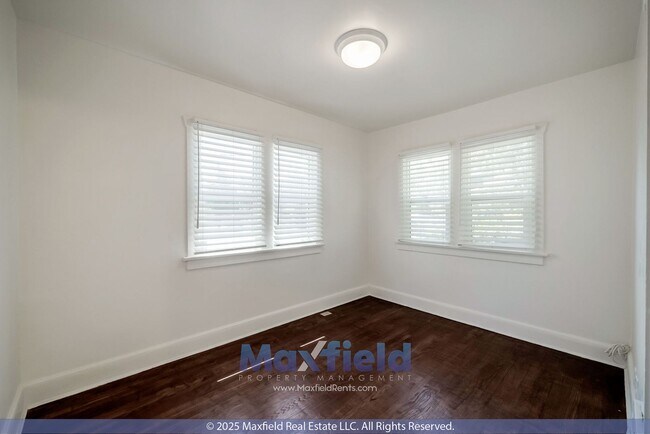 Building Photo - SUGAR HOUSE AREA - close to University and...