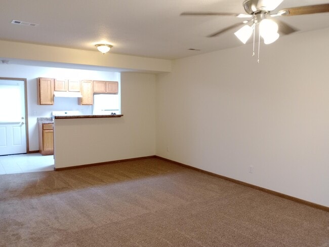 Building Photo - 406 E Liberty Ln