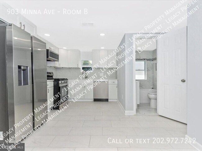 Building Photo - 903 Minna Ave