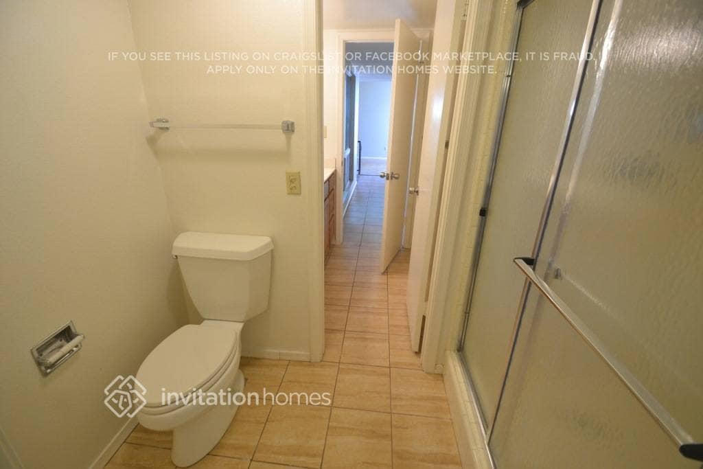 Building Photo - 8332 N 50th Dr