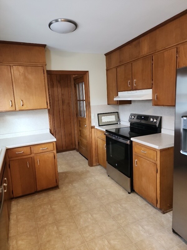 Building Photo - 204 Leach Cir
