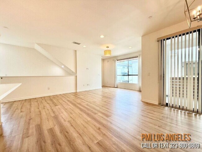 Building Photo - 10706 Octave Ln