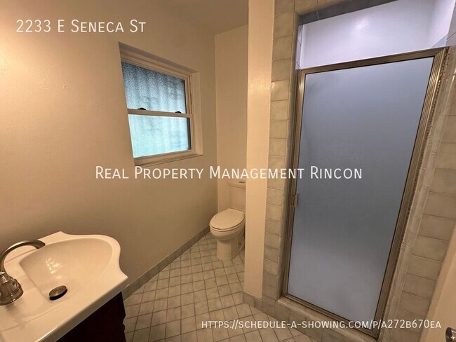 Building Photo - 2233 E Seneca St