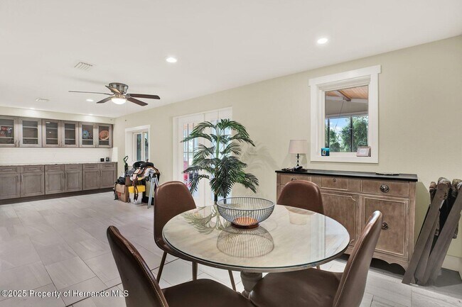 Building Photo - 18321 Edgewood Dr