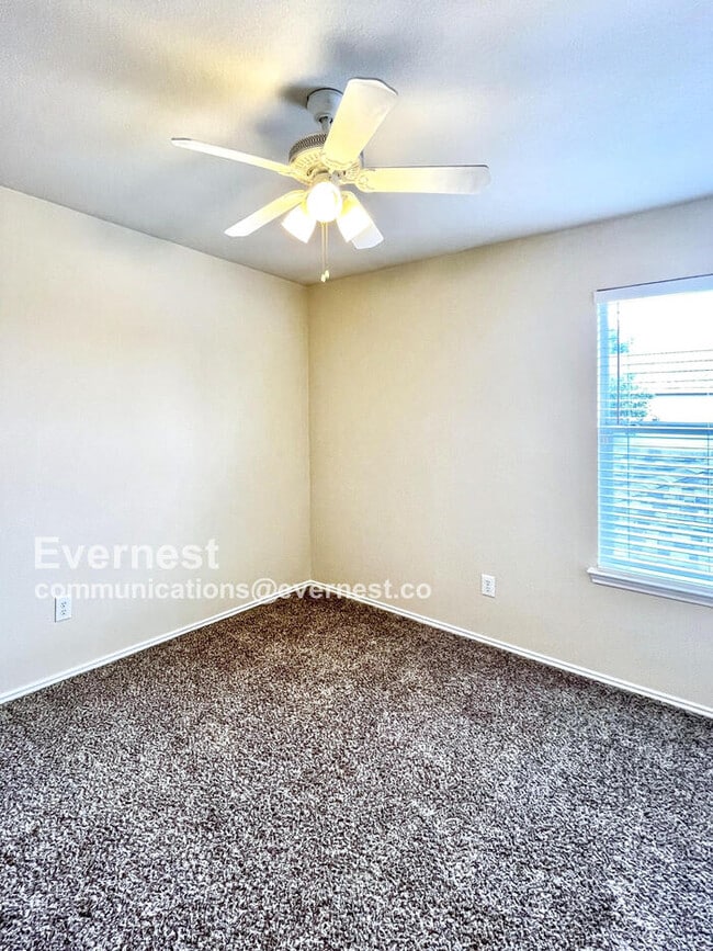 Building Photo - 11569 Petunia Dr