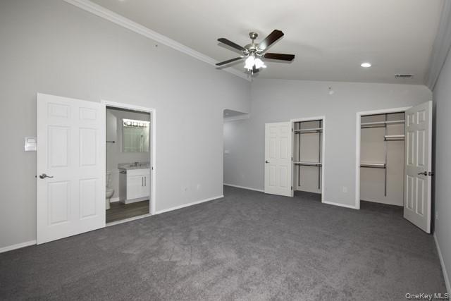 Building Photo - 243 Village Green Dr