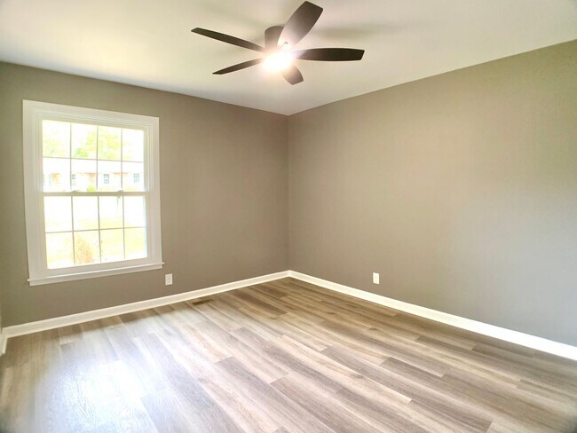 Building Photo - 33 Walker Cir
