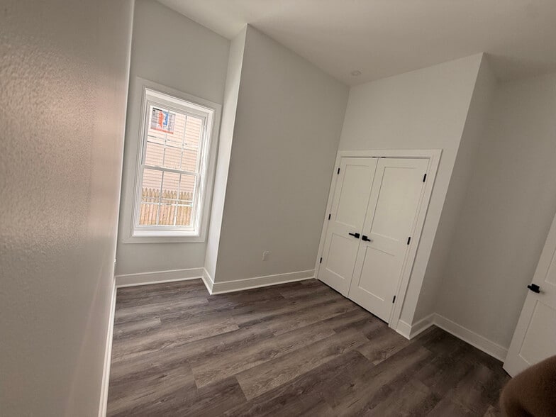 Building Photo - 321 Jefferson Ave