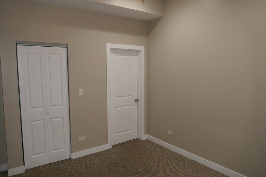 bedroom2 - 1463 W Huron St