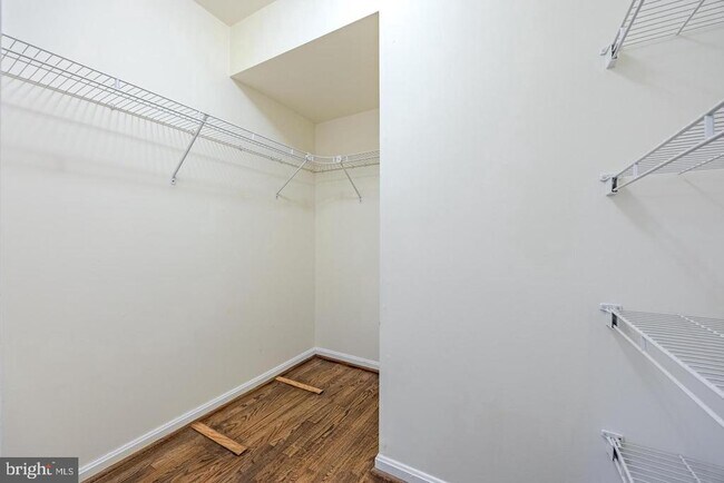 Building Photo - 8200 Maple Ridge Ave