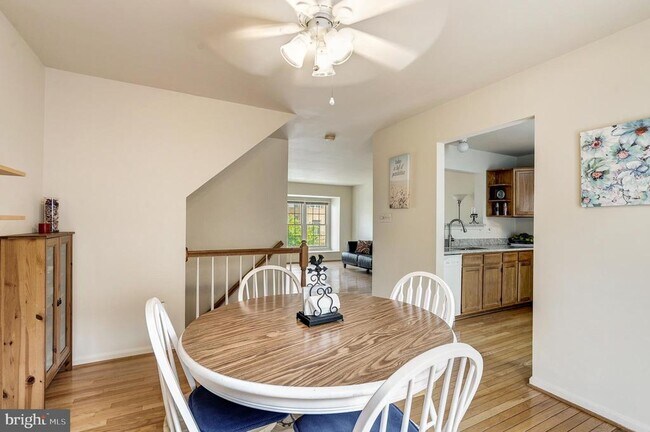 Building Photo - 5518 Sully Lake Dr