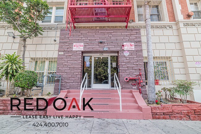 Building Photo - 454 S Catalina St